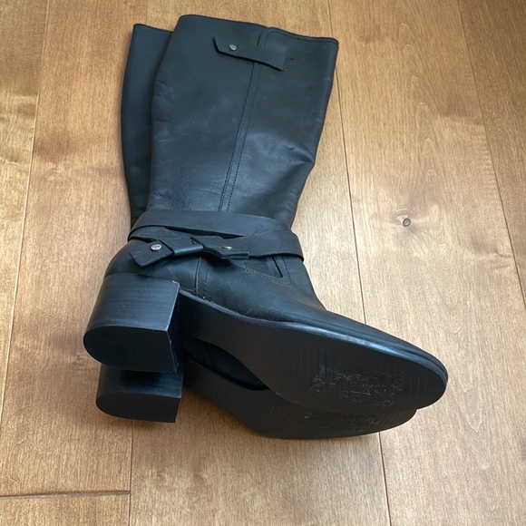 Ugg heeled leather boots! New! - Picture 3 of 10